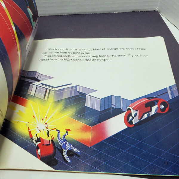 'Tron' 24 Page Read-Along Book with 7" Record 33 1/3 RPM Disney (1982) Buena Vista Records - Image 2