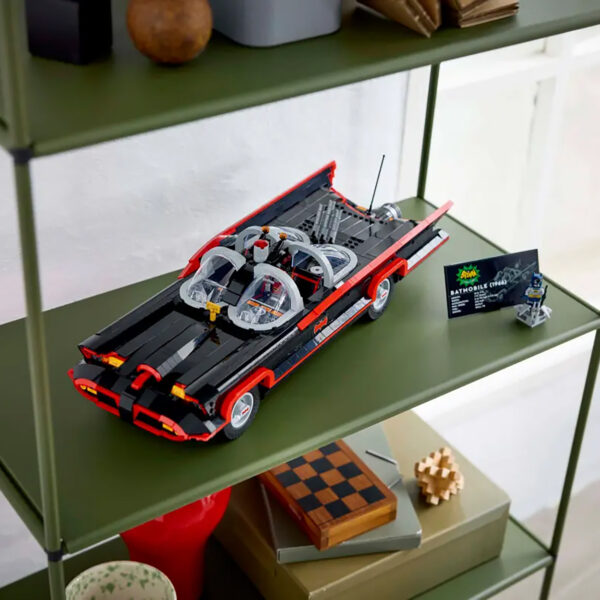 LEGO 76328 Super Heroes DC Batman: The Classic TV Series Batmobile (1822 pieces) - Image 7
