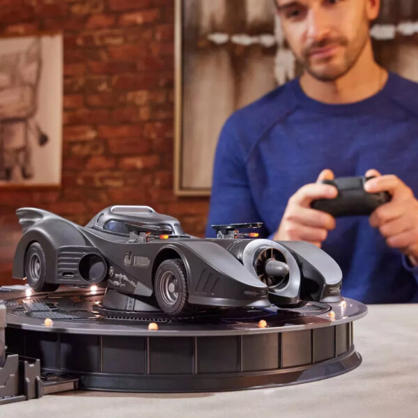 The Flash Movie Limited Edition 1989 Batmobile Remote Controlled Car With 4" Batman Action Figure - Image 5