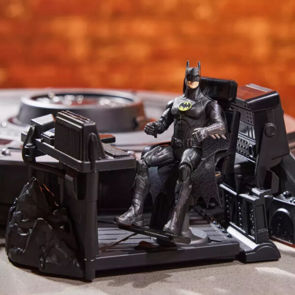 The Flash Movie Limited Edition 1989 Batmobile Remote Controlled Car With 4" Batman Action Figure - Image 3