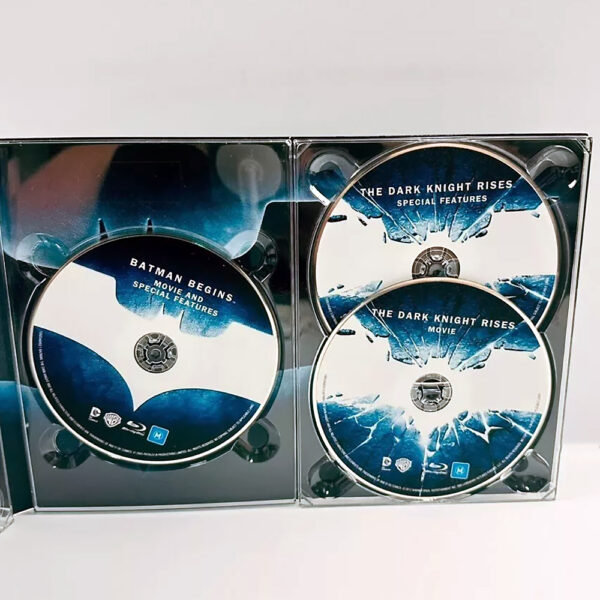 The Dark Knight Trilogy Blu-Ray All-Region 5-Disc Limited Edition Giftset with Booklet (ex-display stock) Rated M - Image 7