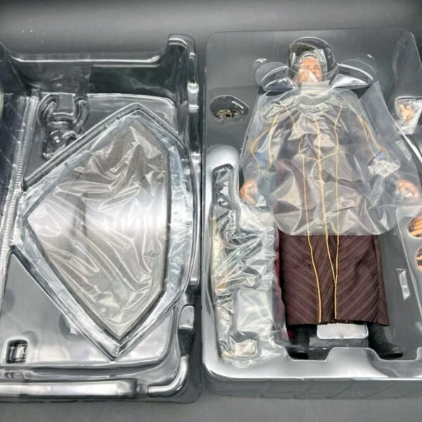 Superman: Man of Steel Jor-El (12 inch) 1/6th Scale Hot Toys Action Figure (ex-Display Stock) - Image 2